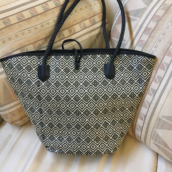 Neiman Marcus 13x17 Oversized Tote Bag - Picture 2 of 5